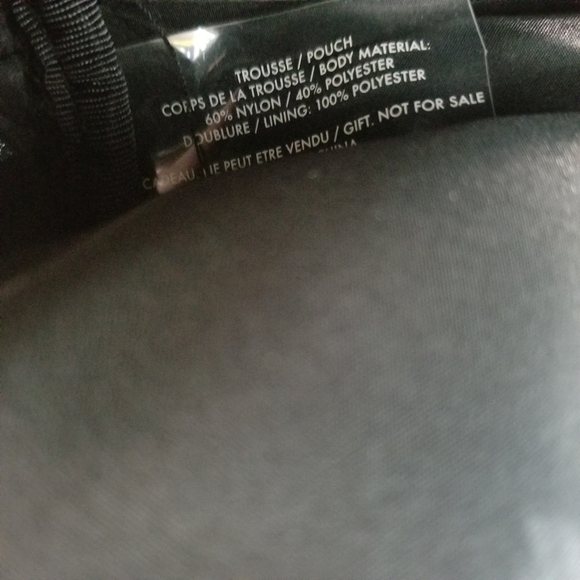 Dolce & Gabbana Beauty black velvet makeup bag - Picture 5 of 5